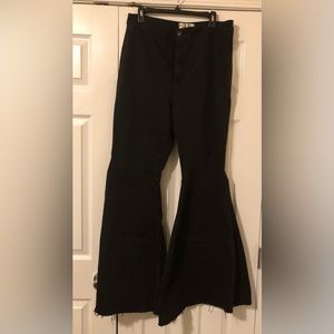 Free People- We the Free black flare jeans W33